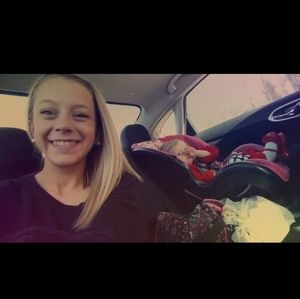 Meet your Posher, Carlee